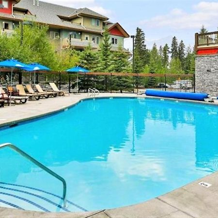 Renovated Condo, 2Br, 2Ba, Heated Pool, 3 Hot Tubs, Pets Welcome! Canmore Kültér fotó