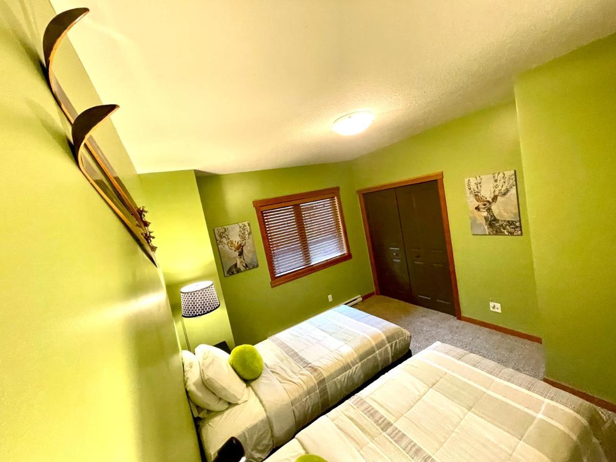 Renovated Condo, 2Br, 2Ba, Heated Pool, 3 Hot Tubs, Pets Welcome! Canmore Kültér fotó