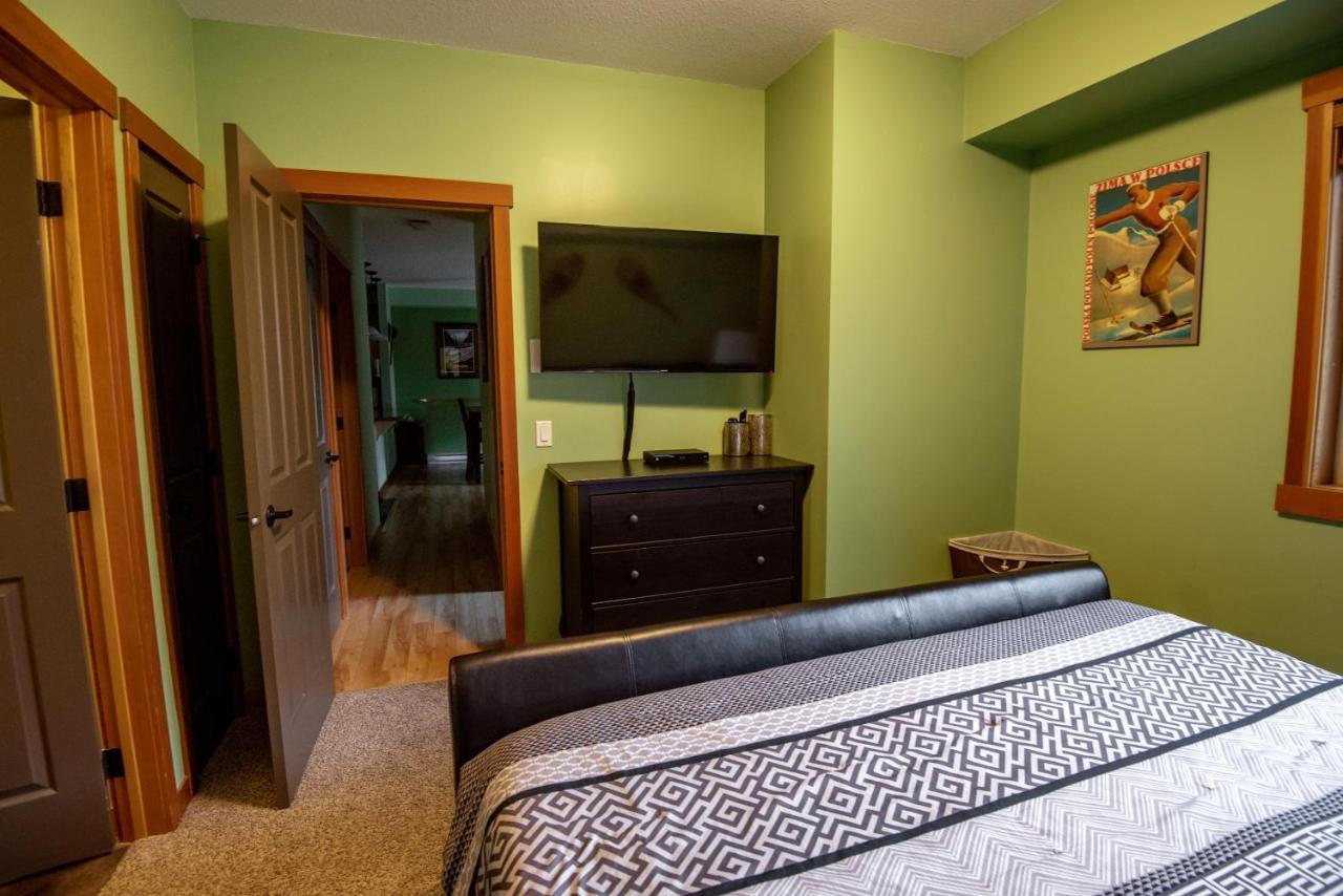 Renovated Condo, 2Br, 2Ba, Heated Pool, 3 Hot Tubs, Pets Welcome! Canmore Kültér fotó