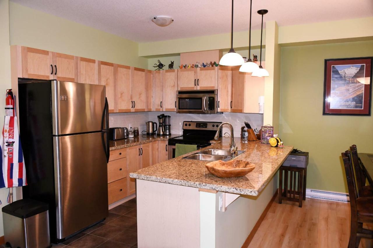 Renovated Condo, 2Br, 2Ba, Heated Pool, 3 Hot Tubs, Pets Welcome! Canmore Kültér fotó